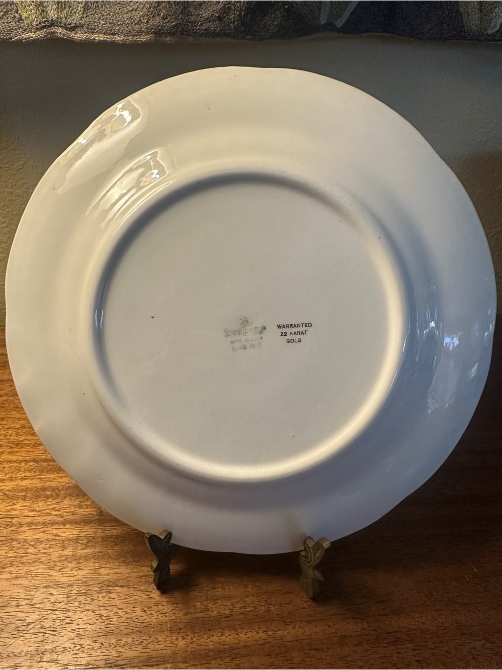 Vintage Gold and White Decorative Charger Plate with Figurative Scene - Picture 4 of 5
